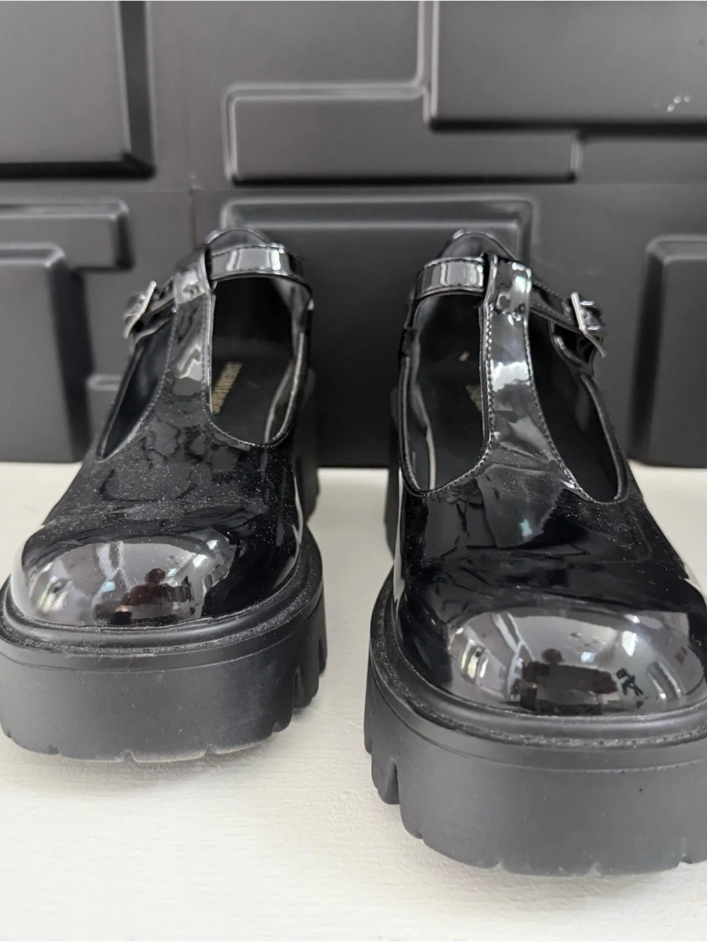Dream Pairs sleek patent